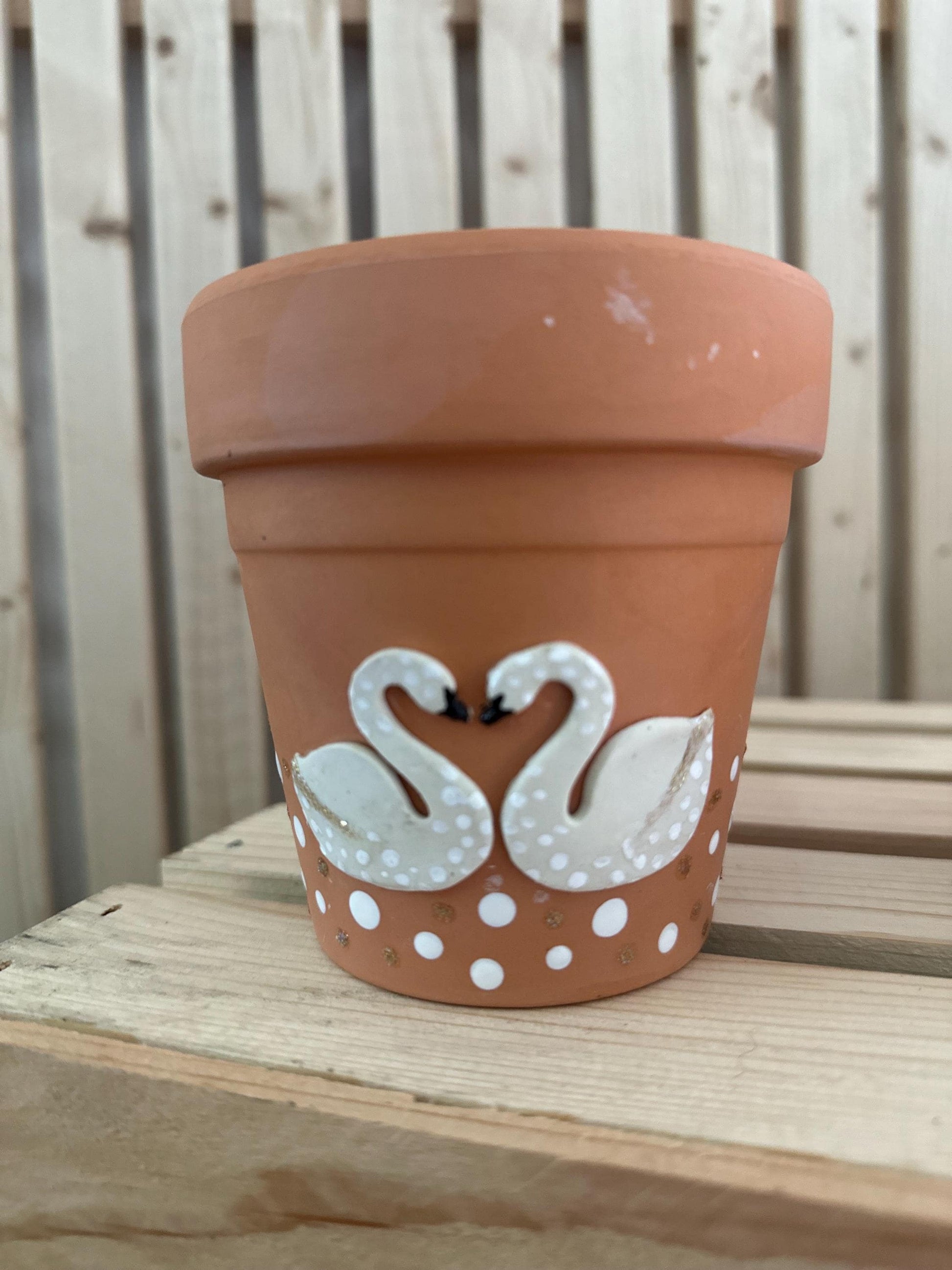 White Swan Decorative Terracotta Planter Pot